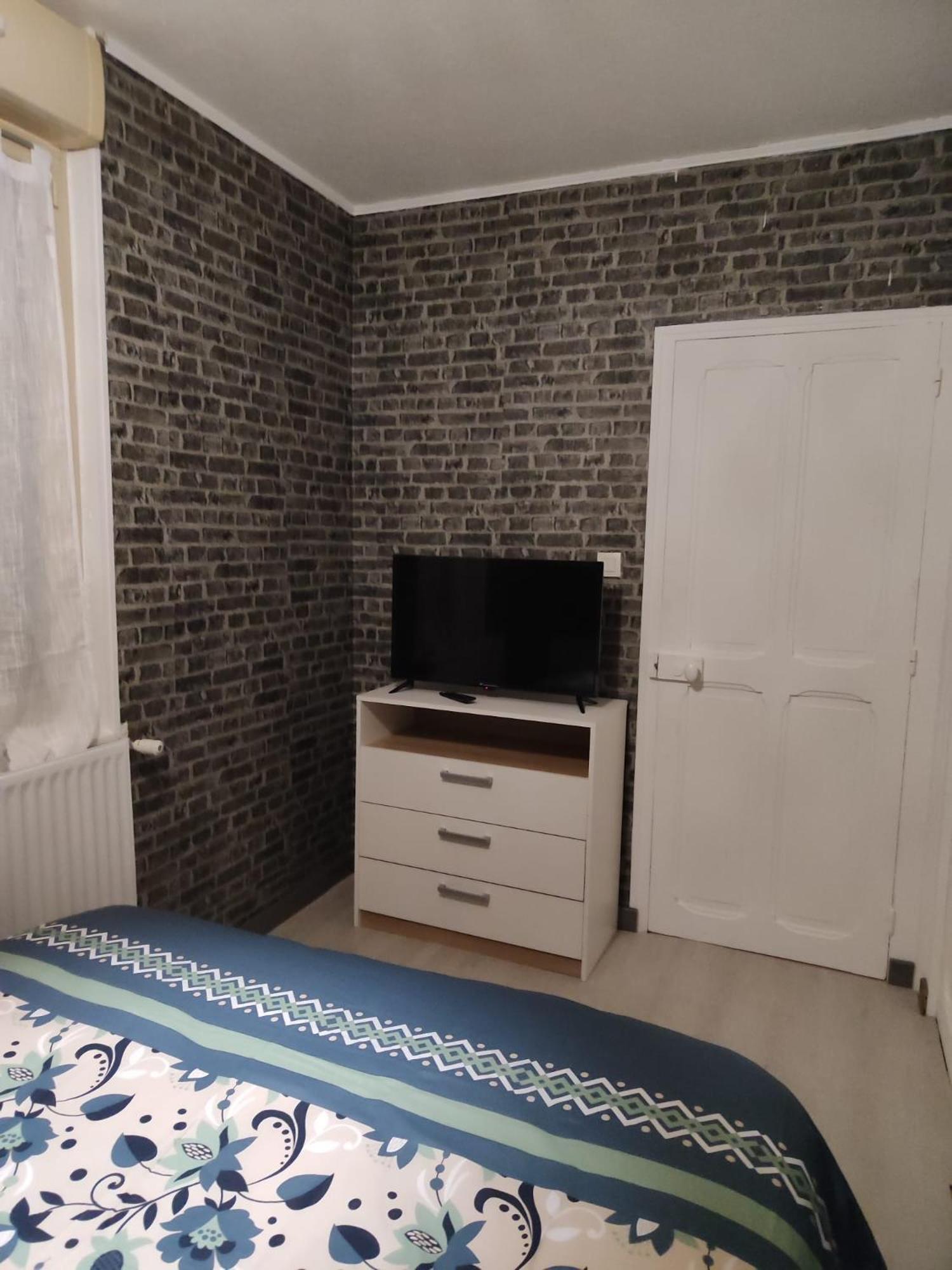 Maison De Village A 89 *